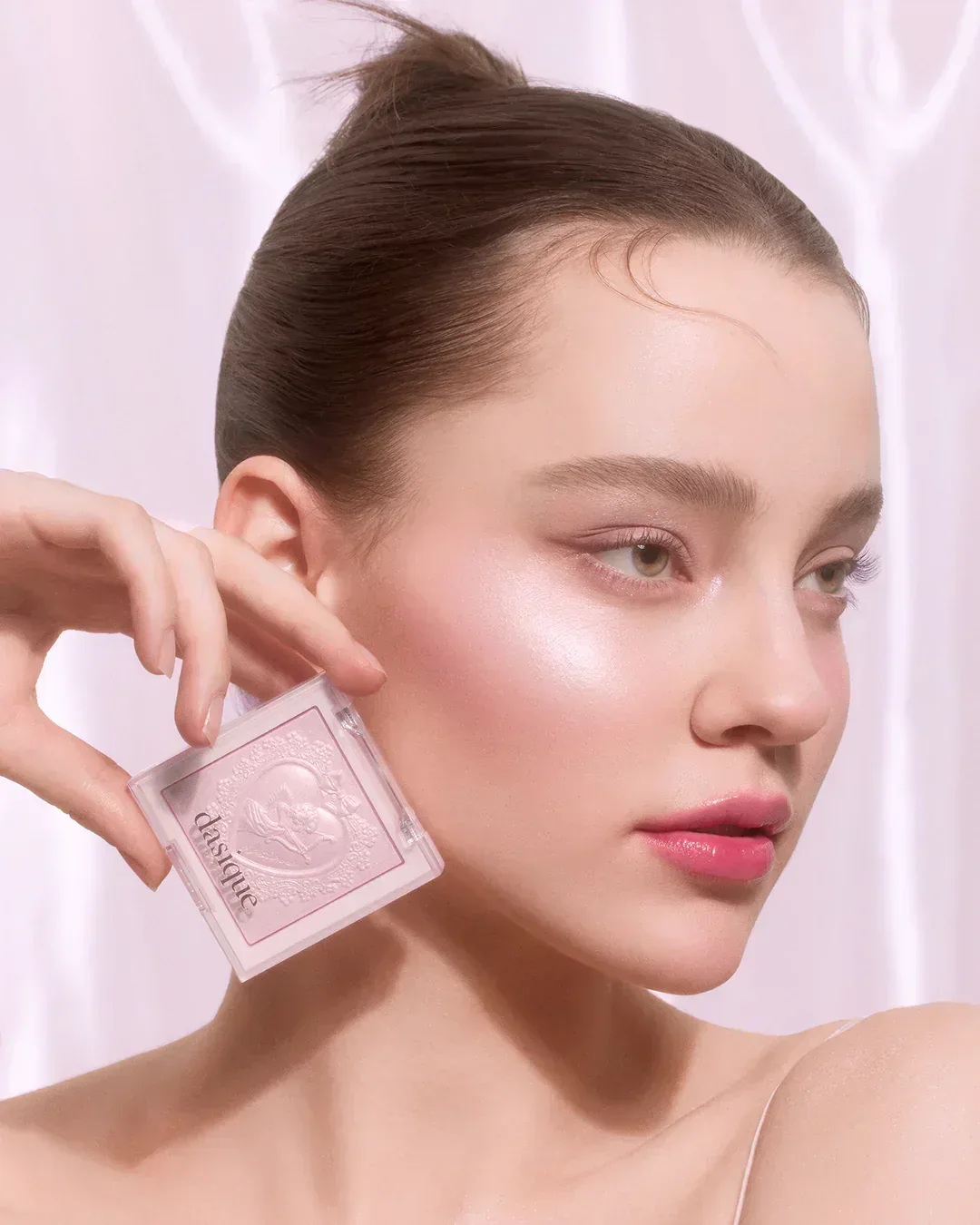 Dasique Luxe Glow Highlighter  - 03 Ice Lavender - Image 3