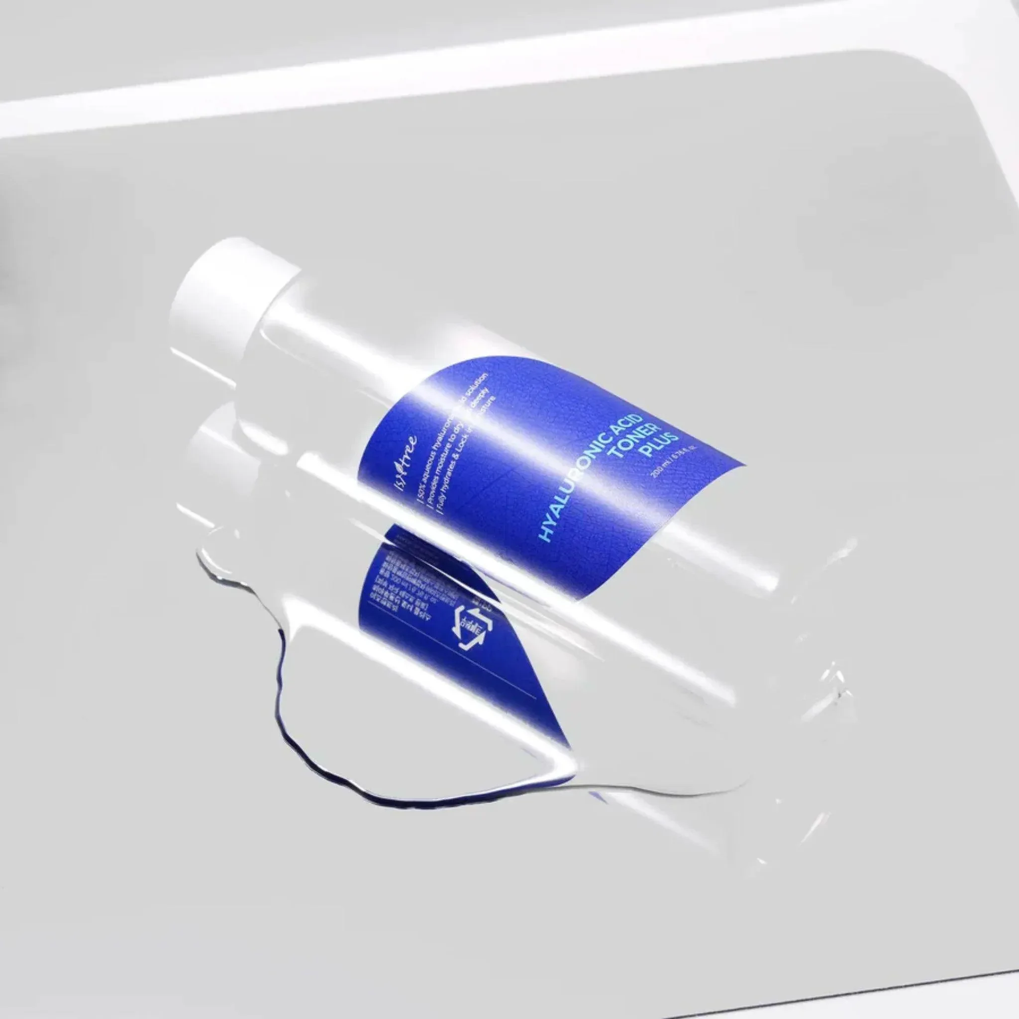 Isntree - Hyaluronic Acid Toner Plus 200ml - Image 2