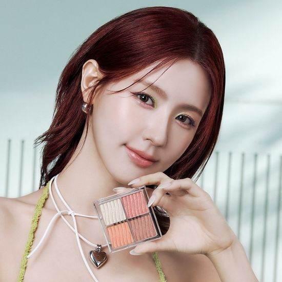 WakeMake - Glow Contouring Highlighter Palette - 1 Color - Image 2